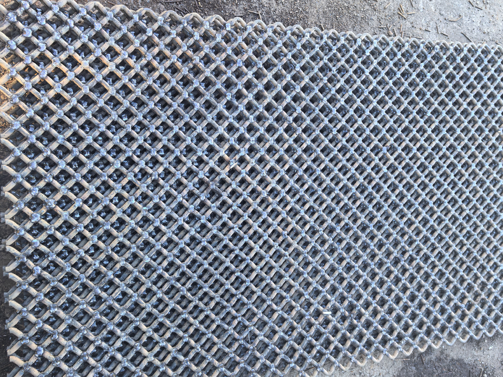 Alloy welded screens