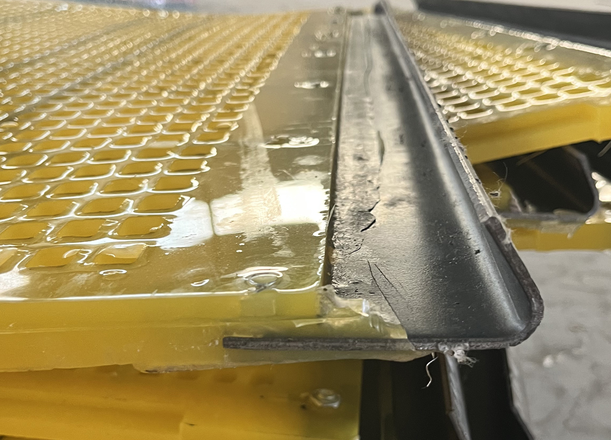 Polyurethane screen panels